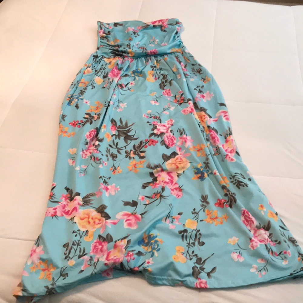 Cute maxi dress!